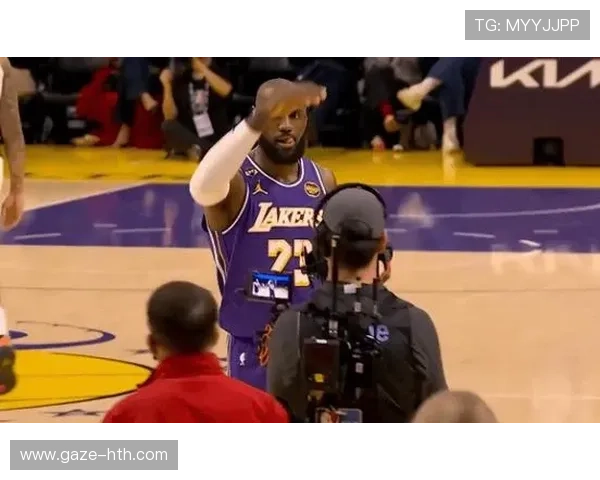 詹姆斯爆发砍下三双湖人逆转勇士重回西部前四焦点战季后赛卡位战