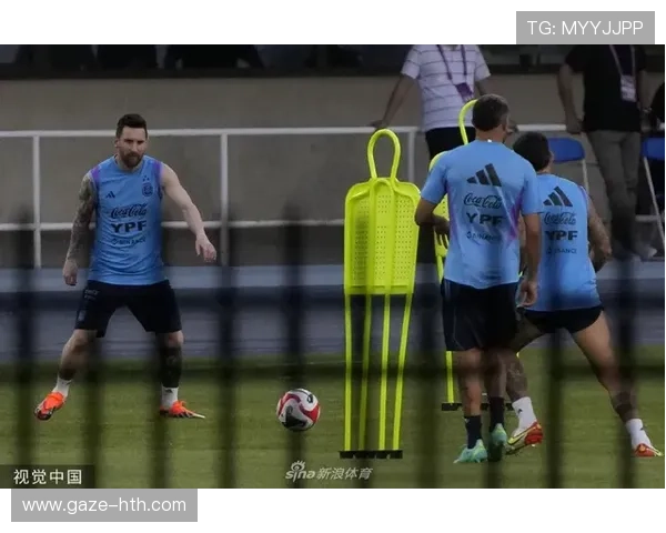 世界杯激战正酣中国球迷热情高涨期待精彩对决 世界杯激战正酣中国球迷热情高涨期待精彩对决