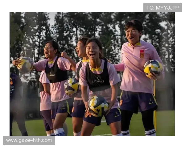 中国足球队在亚洲杯小组赛中逆袭取胜，晋级八强迎接强敌挑战