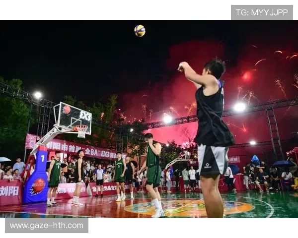 新赛季篮球联赛火热开赛 多支强队亮相首轮激战引爆球迷热情 新赛季篮球联赛火热开赛 多支强队亮相首轮激战引爆球迷热情